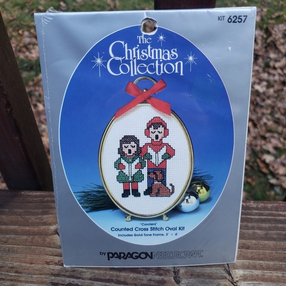 Vintage Paragon Needlecraft - Counted Cross Stitch Oval Kit - Carolers - Picture 1 of 12